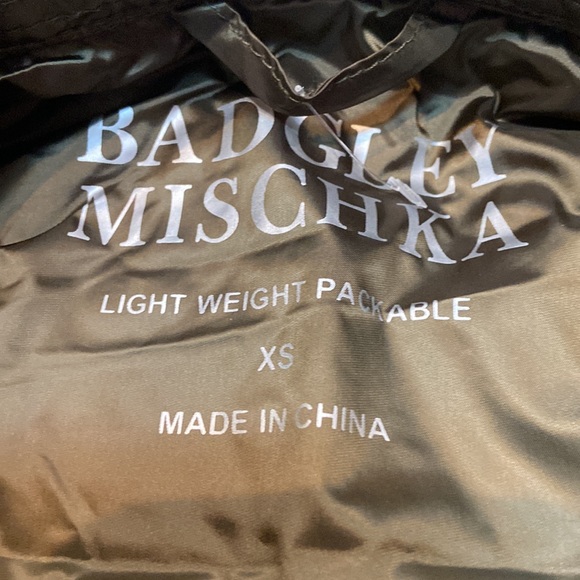 NWT BADGLEY MISCHKA Size XS Light Weight Packable Puffer Jacket Olive - Picture 13 of 13